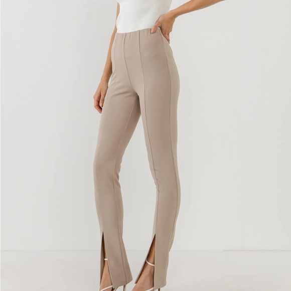 NWT Grey Lab Front Slits Flares, Color Taupe, Size S - Picture 3 of 8